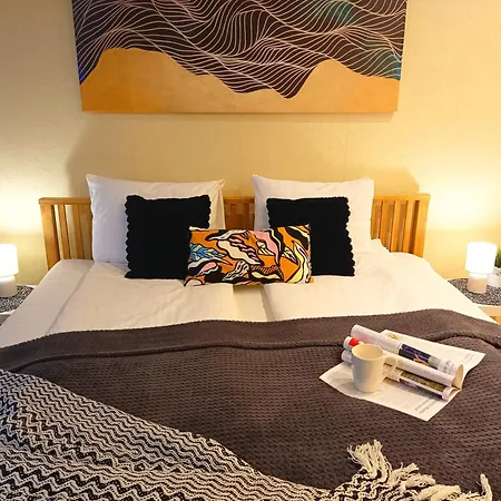 Elegant Old Town Toffee Bliss Apartment, Self Check-in, Steps From Bus Station Apartmán Riga
