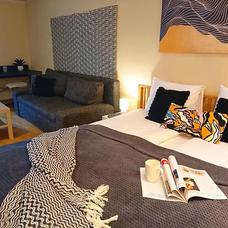Apartmán Elegant Old Town Toffee Bliss Apartment, Self Check-in, Steps From Bus Station *