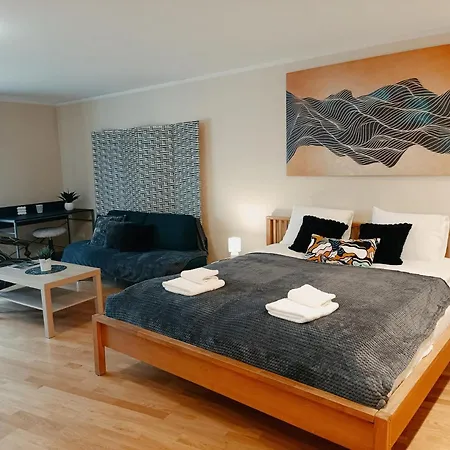 Apartment Elegant Old Town Toffee Bliss Apartment, Self Check-in, Steps From Bus Station