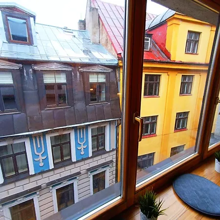 Elegant Old Town Toffee Bliss Apartment, Self Check-in, Steps From Bus Station * Riga
