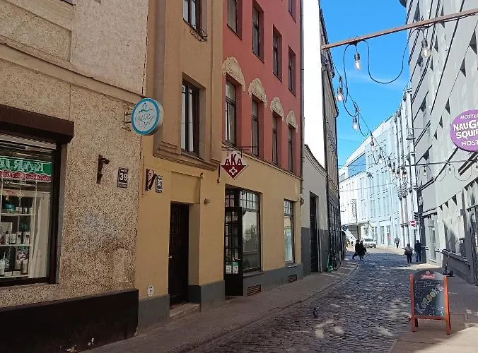 Elegant Old Town Toffee Bliss Apartment, Self Check-in, Steps From Bus Station Dzīvoklis Riga