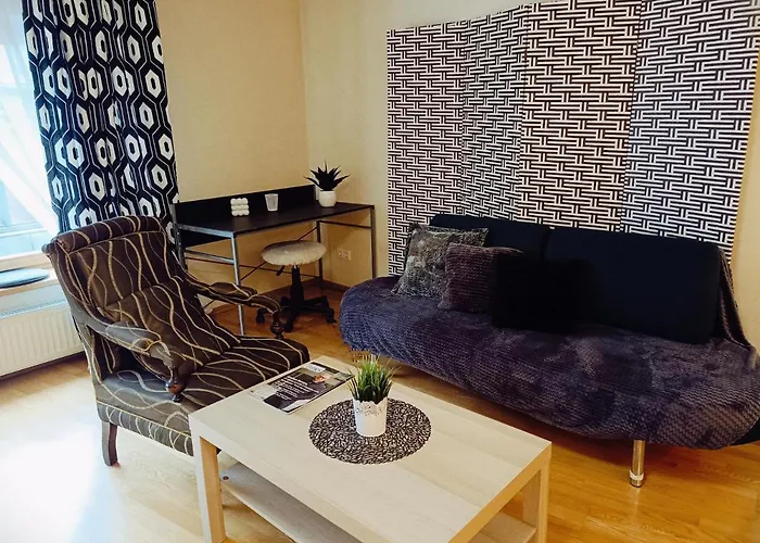Elegant Old Town Toffee Bliss Apartment, Self Check-in, Steps From Bus Station Dzīvoklis *