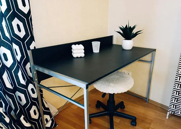 Dzīvoklis Elegant Old Town Toffee Bliss Apartment, Self Check-in, Steps From Bus Station *