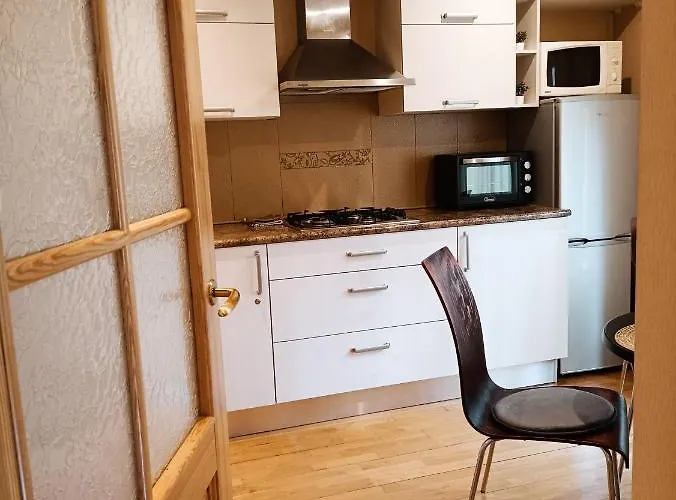 Elegant Old Town Toffee Bliss Apartment, Self Check-in, Steps From Bus Station Dzīvoklis *