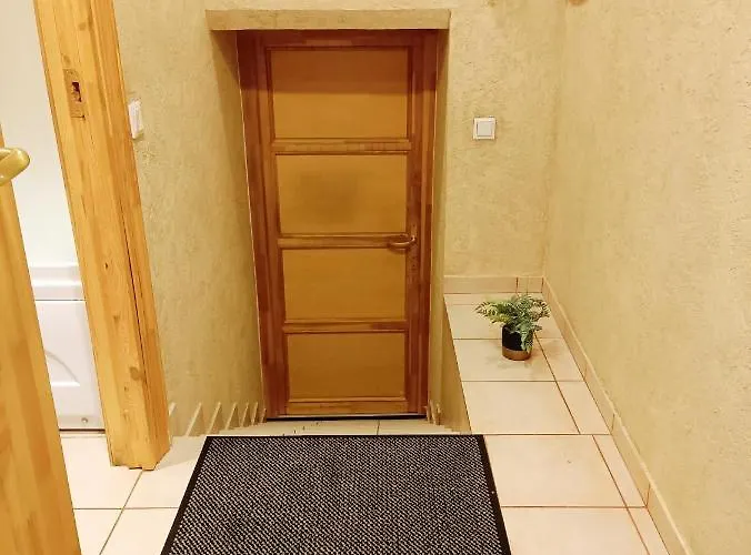 Elegant Old Town Toffee Bliss Apartment, Self Check-in, Steps From Bus Station Dzīvoklis *