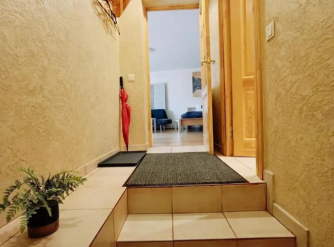 Elegant Old Town Toffee Bliss Apartment, Self Check-in, Steps From Bus Station Dzīvoklis *