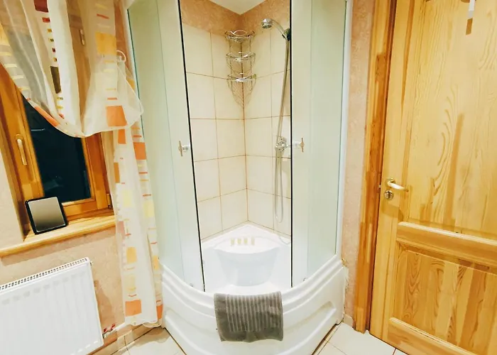 Elegant Old Town Toffee Bliss Apartment, Self Check-in, Steps From Bus Station * Riga