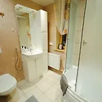 Elegant Old Town Toffee Bliss Apartment, Self Check-in, Steps From Bus Station * Riga