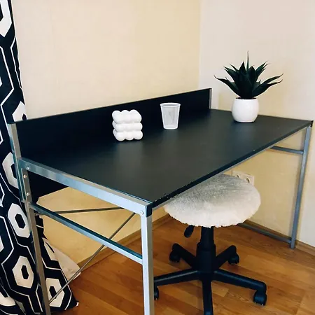 Daire Elegant Old Town Toffee Bliss Apartment, Self Check-in, Steps From Bus Station *