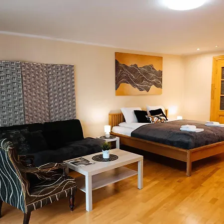 Elegant Old Town Toffee Bliss Apartment, Self Check-in, Steps From Bus Station * Riga